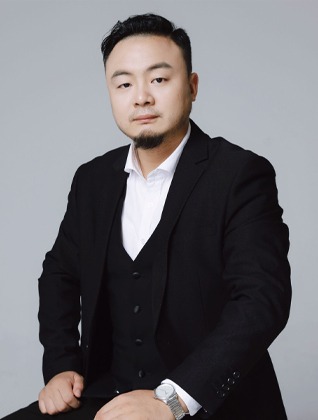秦伟